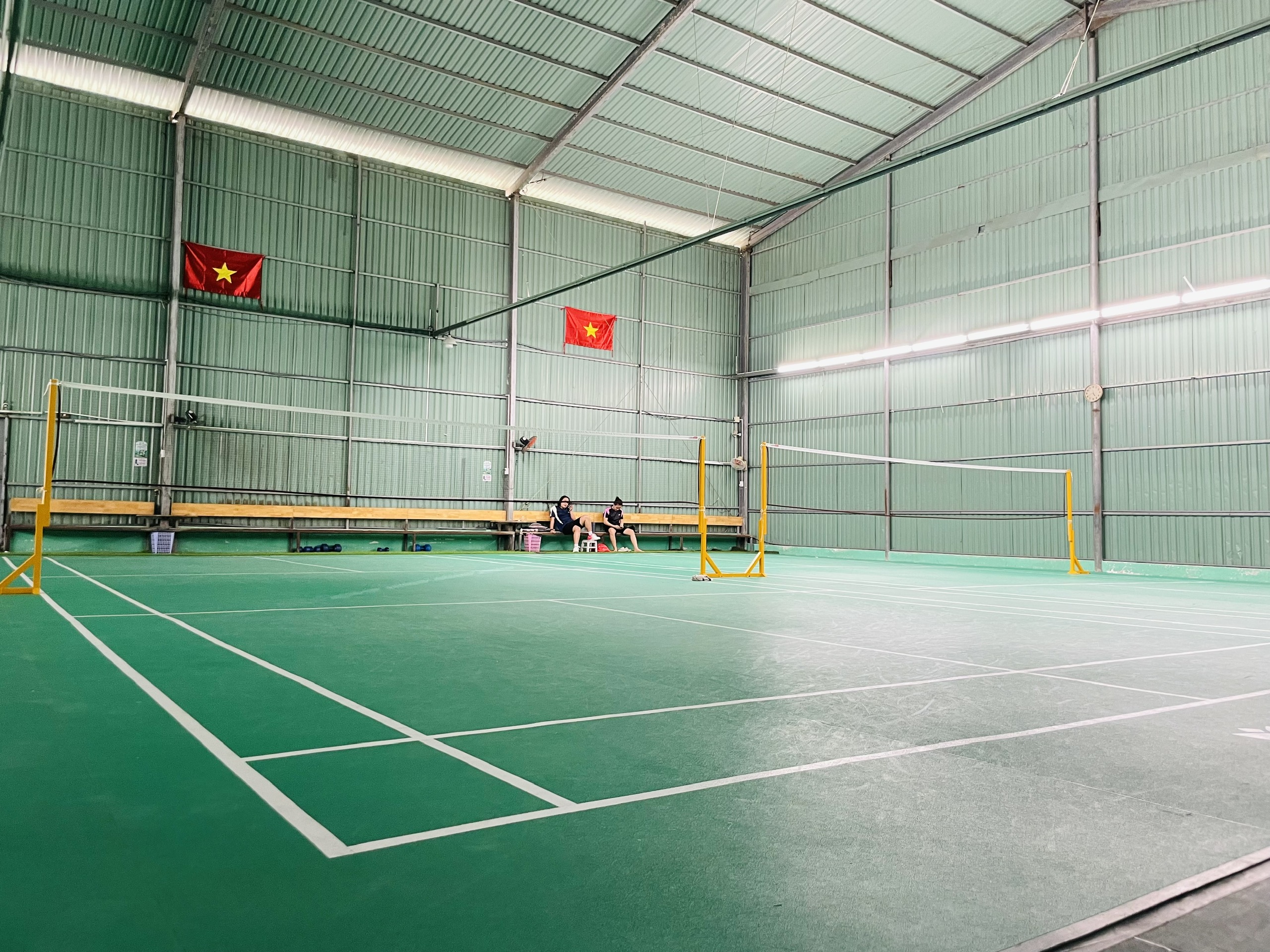 SÂN CẦU LÔNG THI ĐẤU